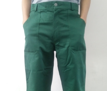 CALÇA BRIM VERDE BOTÃO SEM REFLETIVO